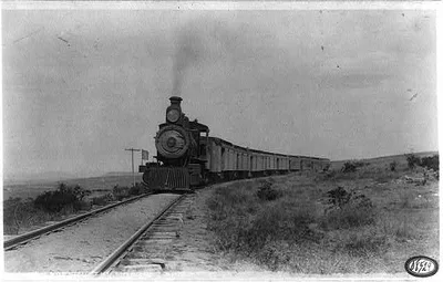 [Head-on view of train, Mexico], 1884
