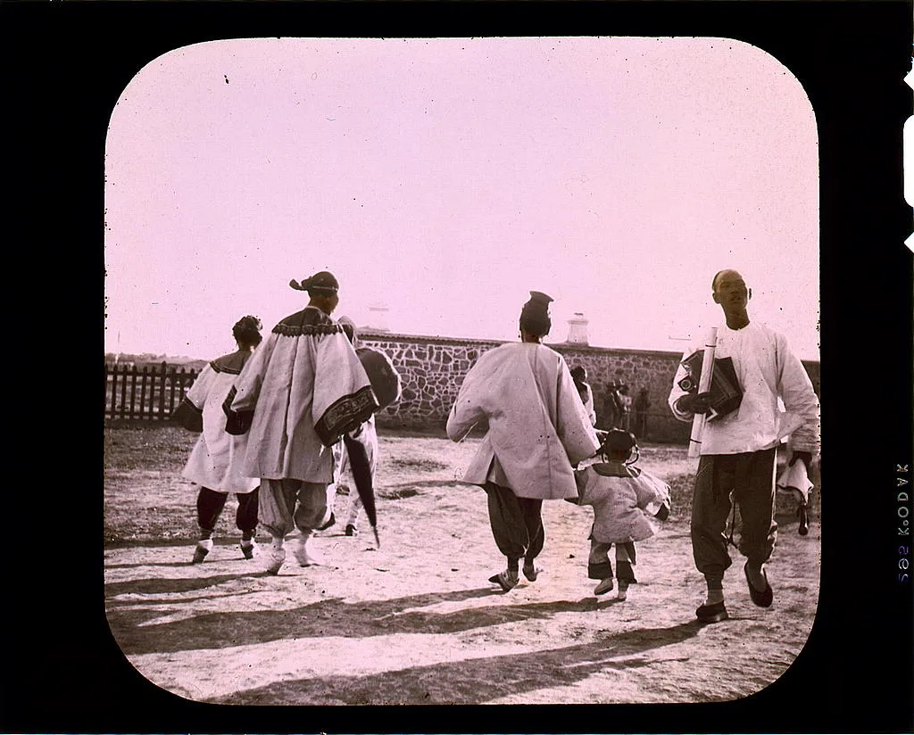 Tientsin - women and children going to railroad sta, Tianjin, China, 1895