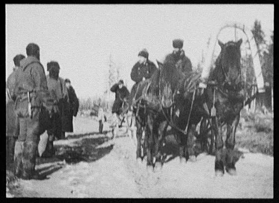 Col. Tashkin, in carriage, interrogating convicts at roadside -…, Russia, Khabarovsk, 1895