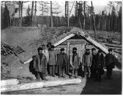 [Cossack huts in far east Siberia near Khabarovsk], Khabarovsk, Russia, 1895