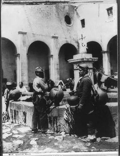 [Mex. - 2 views by Detroit Photo Co., 1894-5: 2 watercarriers at town…