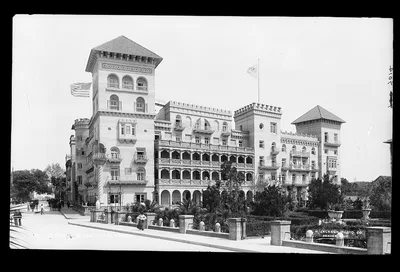 Street view, east of the Ponce [de Leon Hotel, showing Cardova hotel], Florida, 1880