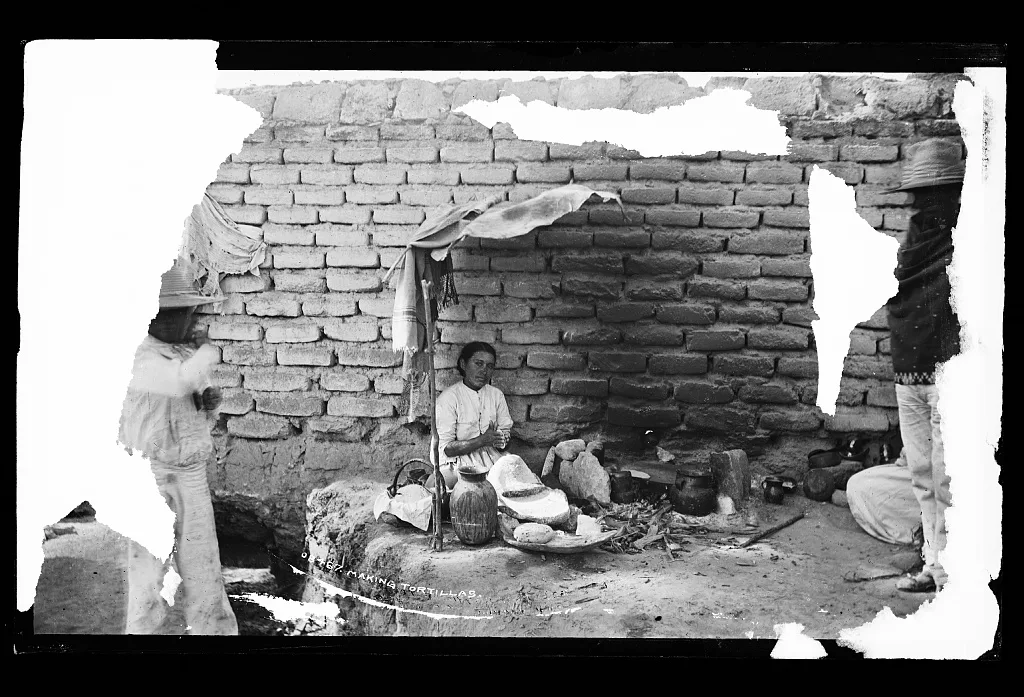 Making tortillas, Aguascalientes (State), 1880